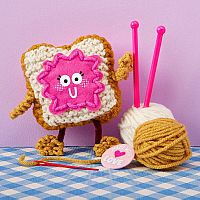 SNACK KNIT KIT TOAST & JAMMY