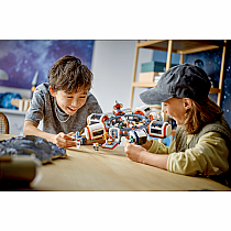 LEGO MODULAR SPACE STATION