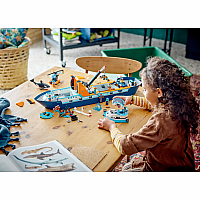 LEGO CONSTRUCTION TRUCK WRECK