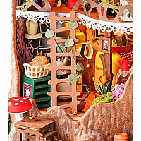 DIY FAIRYTALE TREEHOUSE