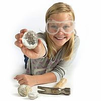 NAT GEO BREAK YOUR OWN GEODE 2