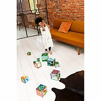 STACKING TOWER WORLD ANIMALS