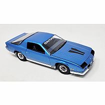 MODEL KIT 1982 CHEVY CAMARO