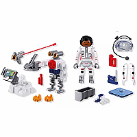 PM ASTRONAUT W ROBOT