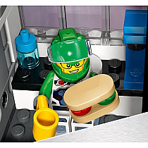 LEGO MODULAR SPACE STATION