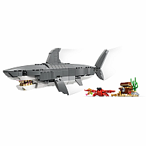 LEGO FIERCE SHARK/TREASURE CHEST