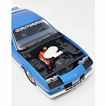 MODEL KIT 1982 CHEVY CAMARO
