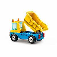 LEGO CONSTRUCTION TRUCK WRECK