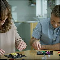 The Genius Square Game