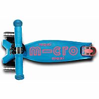 MAXI DLX SCOOTER LED AQUA