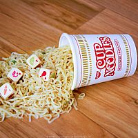 YAHTZEE CUP O NOODLES