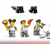 LEGO F1® Garage & Mercedes-AMG & Alpine Cars