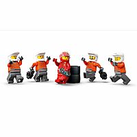 LEGO F1® Pit Stop & Pit Crew with Ferrari Car