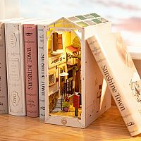 DIY BOOK NOOK SUNSHINE TOWN