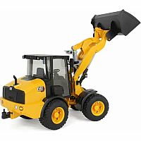 BRUDER CAT WHEEL LOADER