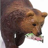 SAFARI GRIZZLY BEAR W FISH
