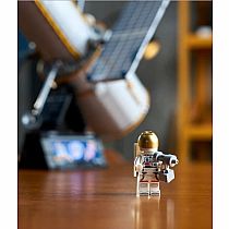 LEGO HUBBLE SPACE TELESCOPE