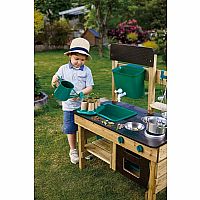 OUTDOOR KITCHEN