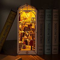 DIY BOOK NOOK SUNSHINE TOWN