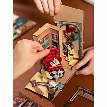 DIY MINI BOOKEND: BOOKSTORE