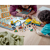LEGO CONSTRUCTION TRUCK WRECK