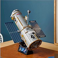 LEGO HUBBLE SPACE TELESCOPE