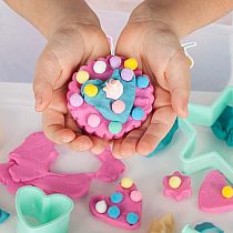 SENSORY BIN BAKE SHOP