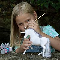 BREYER UNICORN PAINT & PLAY