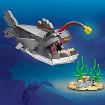 LEGO FIERCE SHARK/TREASURE CHEST