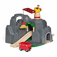 BRIO Crane & Mountain Tunnel