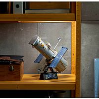 LEGO HUBBLE SPACE TELESCOPE