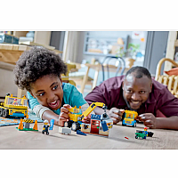 LEGO CONSTRUCTION TRUCK WRECK