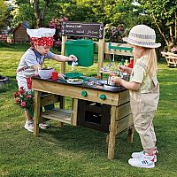 OUTDOOR KITCHEN