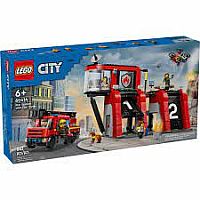 LEGO FIRE STATION W FIRE TRUCK