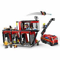 LEGO FIRE STATION W FIRE TRUCK