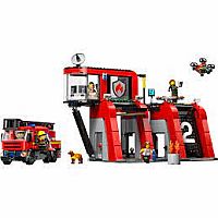 LEGO FIRE STATION W FIRE TRUCK
