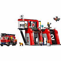 LEGO FIRE STATION W FIRE TRUCK