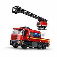 LEGO FIRE STATION W FIRE TRUCK