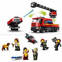 LEGO FIRE STATION W FIRE TRUCK
