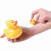 DUCK PULL STRING BATH TOY