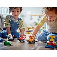 DUPLO F1 TEAM RCE CARS/DRIVERS