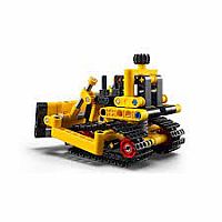 LEGO HEAVY-DUTY BULLDOZER