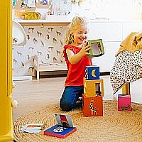 PEEK-A-ZOO PRESCHOOL PUZZLE GAMEE