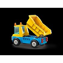 LEGO CONSTRUCTION TRUCK WRECK